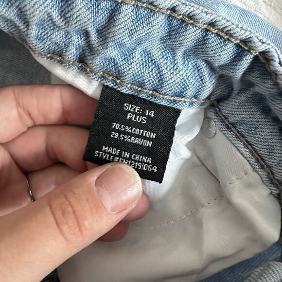 Fashion Nova Womens Straight Jeans Size 14 Plus Distressed High Rise Denim - Picture 6 of 11